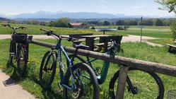 yoga-urlaub-deutschland-chiemgau-landhaus-tanner-radtour Eine Radtour durch das hügelige Voralpenland