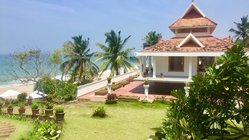 ayurveda-kuren-indien-kerala-bethsaida-hermitage-monsun-reisebericht-kundin-resortanlage Traumhaftes Wetter in der Monsunzeit im Bethsaida Hermitage