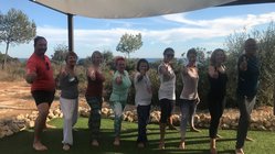 yoga-urlaub-portugal-suites-alba-resort-gruppe Gemeinsam in der Gruppe Yoga üben