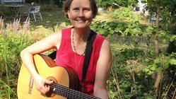 julietta-haun-chanten-chakren Chanten- und Chakren-Lehrerin Julietta Haun