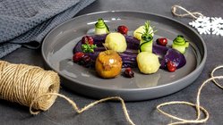 basenfasten-kuren-kueche-rezept-sabine-wacker-rotkohlpueree Leckeres aus der Basenfasten-Küche Rotkohlpüree mit Kartoffelklößen, Bratapfel und karamellisierten Cranberries für die Weihnachtszeit