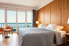 Vom Zimmer aus können Sie bis zum Meer schauen