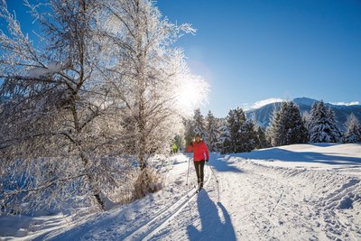 Erkunden Sie im Winter die Langlauf-Loipen in der Umgebung