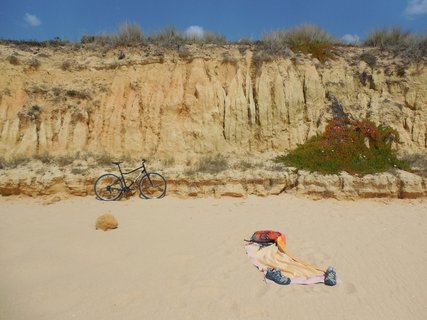Eine Fahrrad Tour zu den schönsten Buchten der Algarve ist lohnenswert 