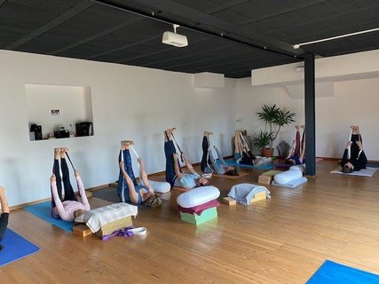 Aktivierende Yoga-Stunden am Morgen