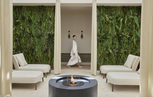 Ruhe & Entspannung finden Sie nach dem Yoga in der Lounge