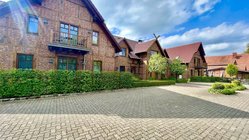 yoga-urlaub-deutschland-hotel-okelmanns-haus-hof Das Vier-Sterne-Hotel liegt in dem kleinen, idyllischen Dorf Warpe