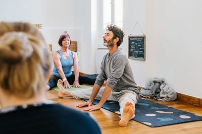 Zurück zur inneren Balance finden beim Yoga