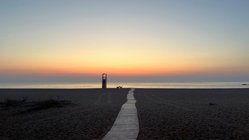 yoga-urlaub-italien-sardinien-hotel-galanias-sonnenuntergang-strand Den Sonnenuntergang am Strand Sardiniens genießen