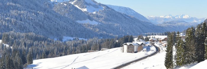 Zahlreiche Skilanglauf-Loipen verlaufen in unmittelbarer Nähe des Bio-Berghotels Ifenblick