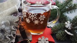 Zeit für sich selbst mit einer warmen Tasse Tee