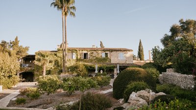 Die Finca Son Mola Vell unter strahlendem Himmel