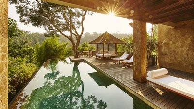 Lassen Sie den Abend auf Ihrer Terasse beim Sonnenuntergang ausklingen