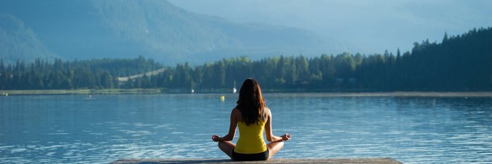 Yoga und Meditation an den schönsten Orten der Welt auf Reisen üben