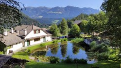 yoga-urlaub-italien-suedtirol-hotel-saalerwirt-anlage-berge Vom Saalerwirt haben Sie einen tollen Ausblick auf die Südtiroler Berge
