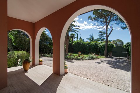 Treten Sie ein in die wunderschöne Villa Garulli in Italien!