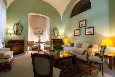 Gemütliche Sitzecke im Palazzo Belmonte