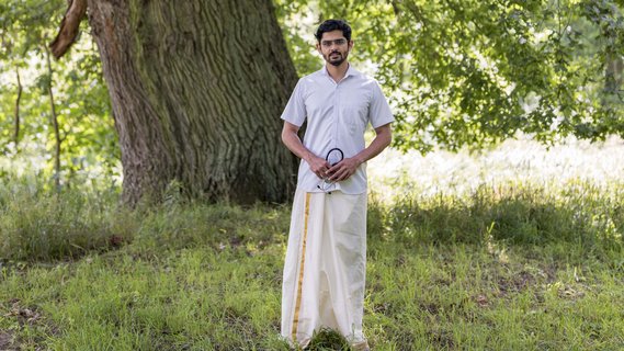 Dr. Jibin, Chef-Arzt im Park am See