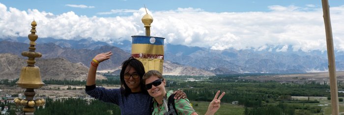 Nadine und Reiseleiterin Ejaz