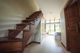 Das Garden View Shared Zimmer ist auf zwei Ebenen aufgeteilt