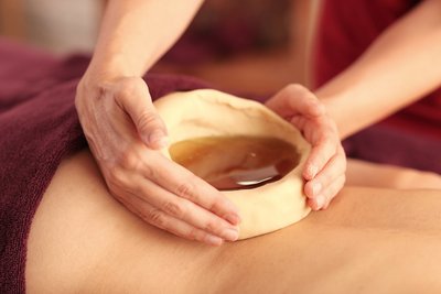 Genießen Sie die ayurvedischen Behandlungen
