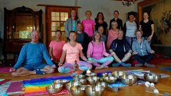 yoga-urlaub-deutschland-bayern-bio-seminarhaus-seinz-yogagruppe Yoga Gruppenreise in das Bio-Seminarhaus SEINZ in Bayern