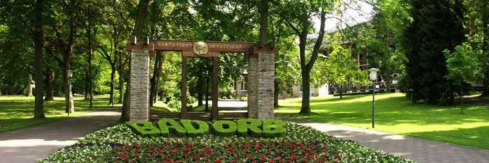 Der Kurpark in Bad Orb lädt zu einem entspannenden Spaziergang ein