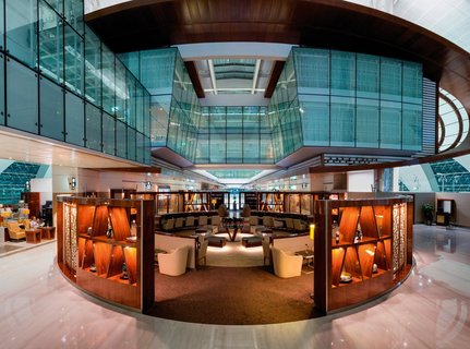 Die Emirates Business Class im Dubai Airport