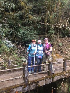 Lachende Gesichter auf den Wanderungen durch die Bergwelt Nepals 
