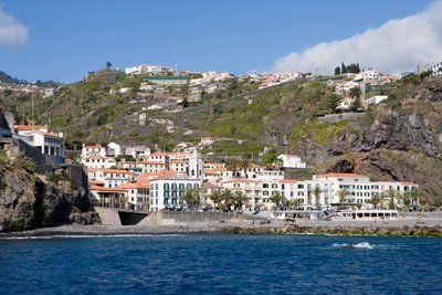 Das kleine Örtchen Ponta do Sol auf Madeira