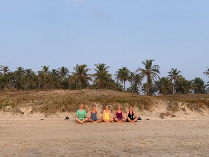 Mit unserer Herzmeditation am Strand schicken wir ganz viel Liebe in die Welt