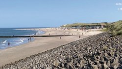 qi-gong-urlaub-deutschland-naturhotel-baltrum-strand Entspannen Sie am weiten Sandstrand auf Baltrum