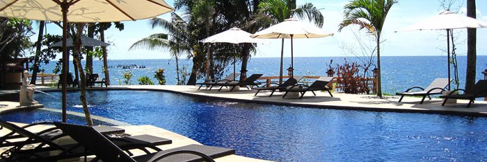 Der 20 Meter lange Süßwasserpool ohne Chlor lädt zum Relaxen ein
