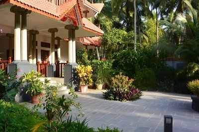 Das Hauptgebäude des Ayurveda Resorts