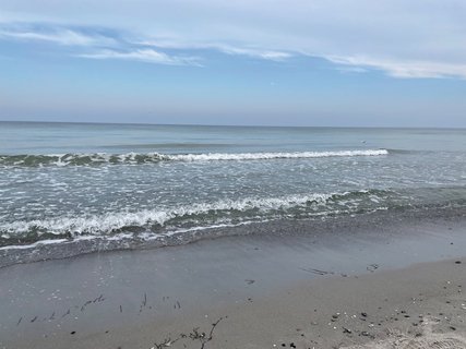 Die Ostsee bei blauem Himmel