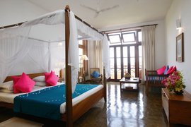 Die mit vielen Naturmaterialien ausgestatteten Zimmer des Barberyn Beach Resorts, laden zum Wohlfühlen ein Die mit vielen Naturmaterialien ausgestatteten Zimmer des Barberyn Beach Resorts, laden zum Wohlfühlen ein