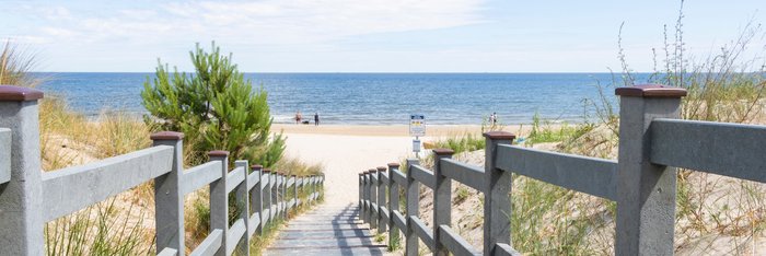Steg zu Strand und Meer