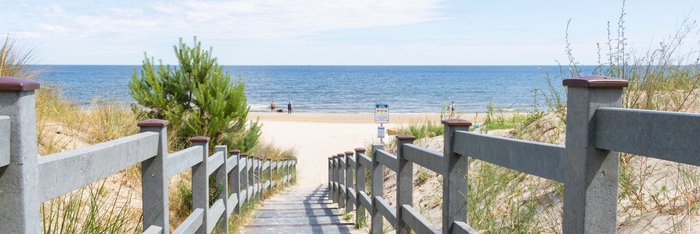 Steg zu Strand und Meer