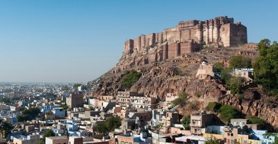 Das Fort Mehrangarh thront majestätisch über Jodphur