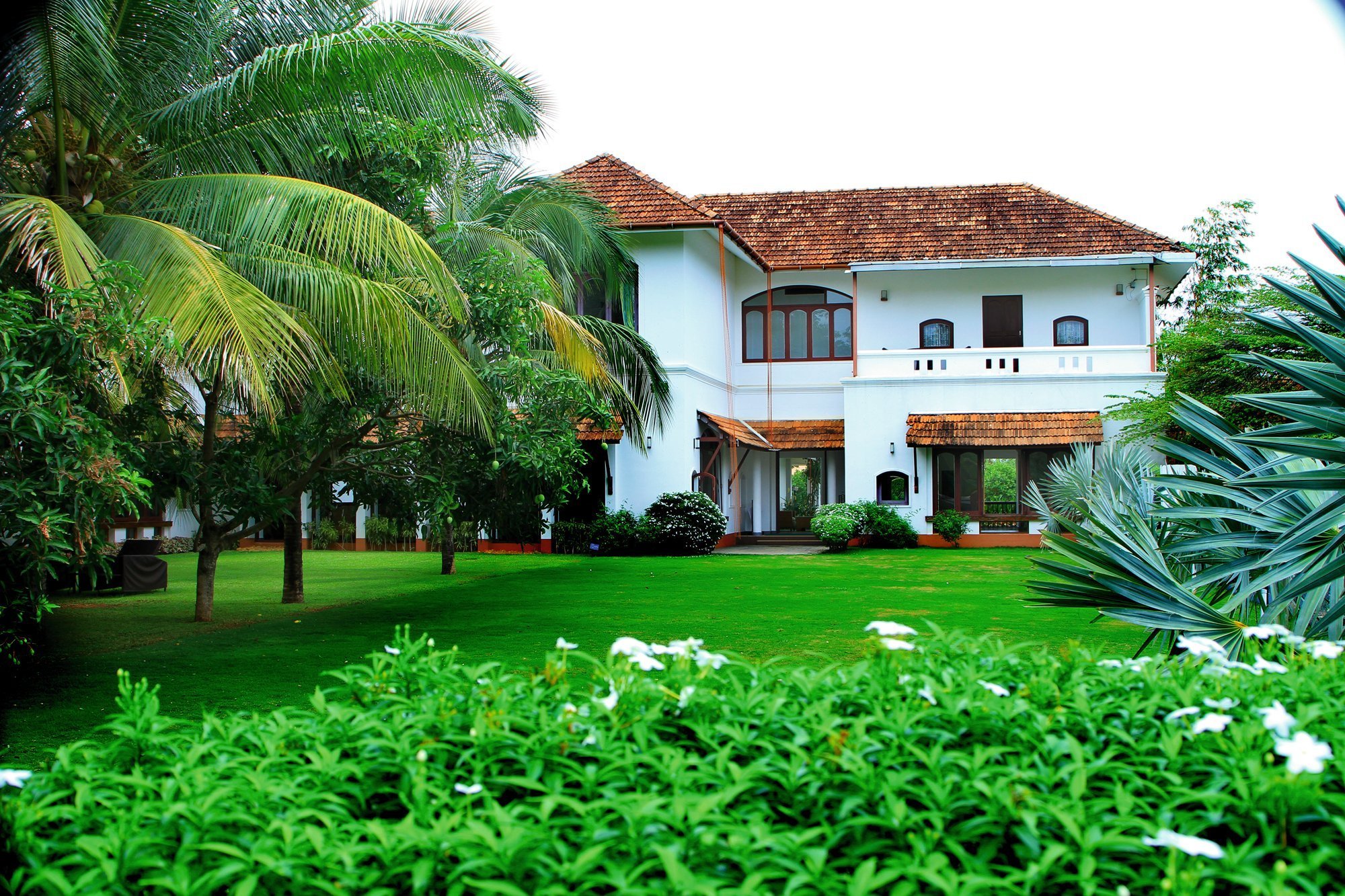 ayurveda-kuren-reisen-indien-kerala-thrissur-rajah-beach-village-hotel-anlage