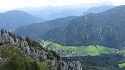 yoga-reisen-deutschland-alpen-bio-seminarhaus-seinz-ausfluege Genießen Sie die Aussicht auf die Ammergauer Alpen während Ihrer Yoga-Reise