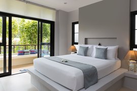 Die Zimmer des Samahita sind hell, geräumig und auf dem Balkon haben Sie bequeme Sitzgelegehnehiten