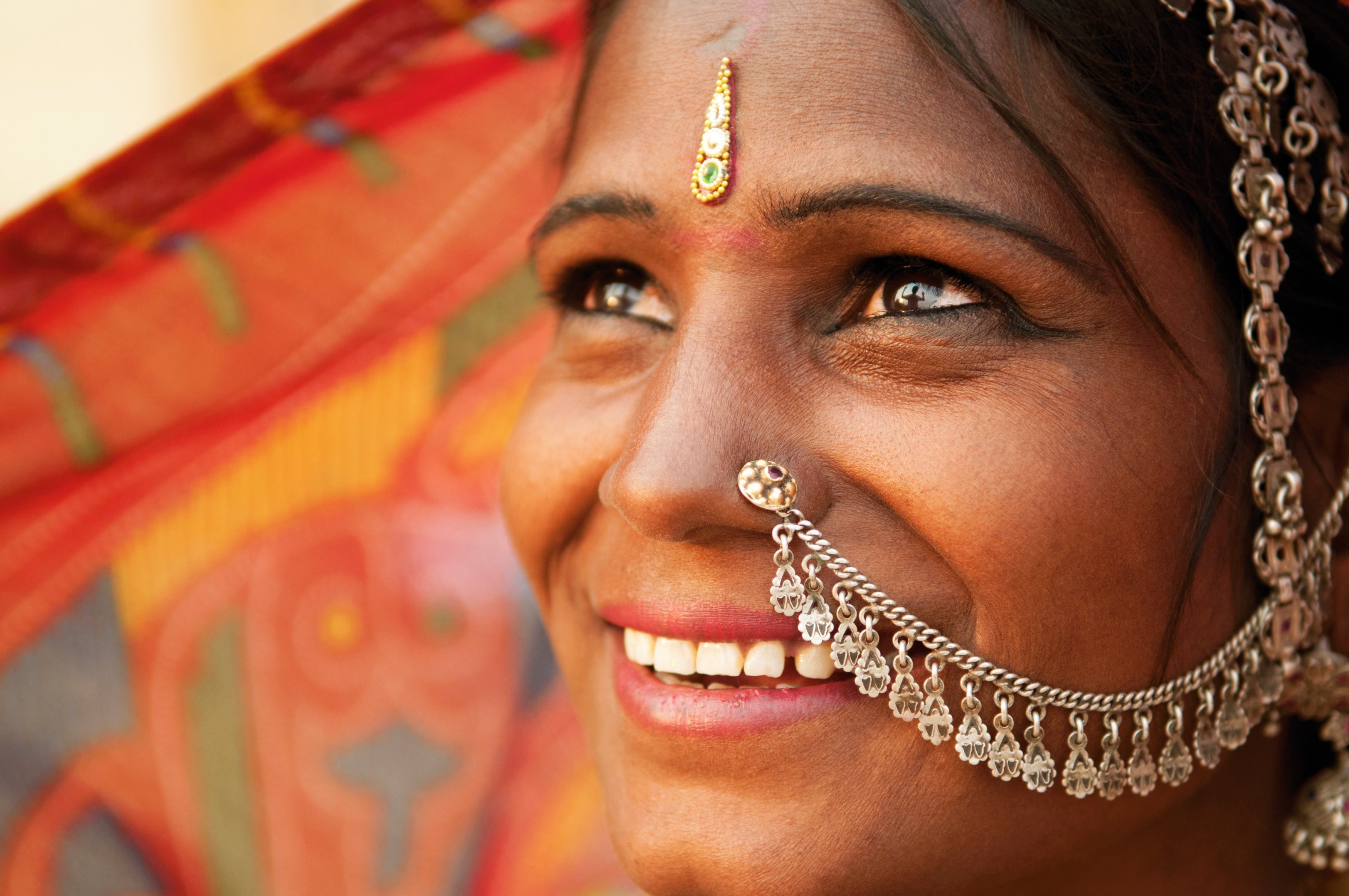 Nordindien_Frau Schmuck_iStock_000020341492_Large_© szefei Ein fröhliches Gesicht