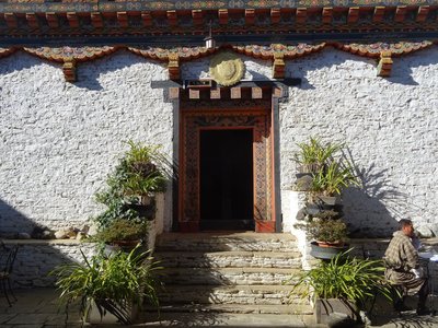 Der Eingang des Gangtey Palace Tempels