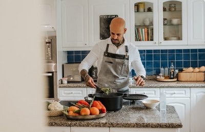 Erik, der Koch der Casa Vegana