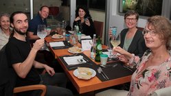 yoga-urlaub-portugal-madeira-estalagem-da-ponta-do-sol-gruppe-essen Genießen Sie mit der Gruppe einen gemeinsamen Abend