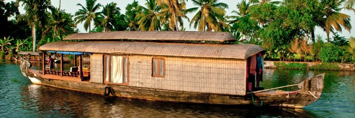 Die Fahrt auf den Backwaters ist ein ganz besonderes Erlebnis