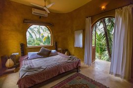 Rundum wohlfühlen im luxuriösen Jaisalmer Zimmer - hören Sie die Palmen im Wind?