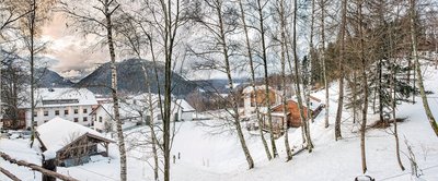 Genießen Sie den Ausblick auf das Tal