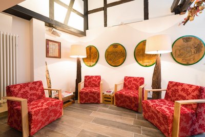 Entspannen in der gemütlichen Sitzgruppe im Hotel Halfenstube